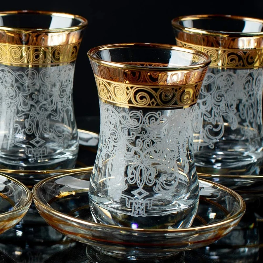 Vissmarta Vasos de té turco dorados con platillos